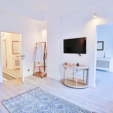 Art Boutique Residence - City Center, Calea Victoriei, 4* Bucarest